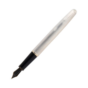 https://dbiyorq10n2b9.cloudfront.net/product-images/PENMBC0065/MONTBLANC-Meisterstuck-Solitaire-Fountain-Pen_3.jpg.webp