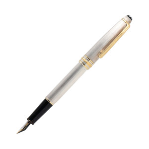 https://dbiyorq10n2b9.cloudfront.net/product-images/PENMBC0065/MONTBLANC-Meisterstuck-Solitaire-Fountain-Pen_4.jpg.webp