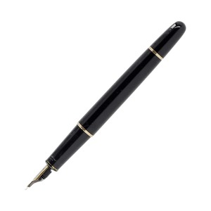 https://dbiyorq10n2b9.cloudfront.net/product-images/PENMBC0238/MONTBLANC-Meisterstuck-144-Solitaire-Doue-Pinstripe-Fountain-Pen_3.jpg.webp