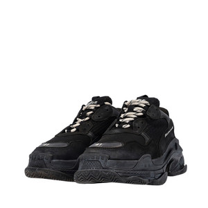 https://dbiyorq10n2b9.cloudfront.net/product-images/SHOBAL0032/BALENCIAGA-Triple-S-Sneakers-Black-_2.jpg.webp