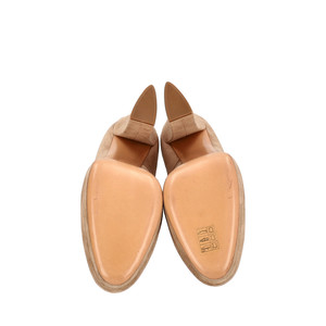 https://dbiyorq10n2b9.cloudfront.net/product-images/SHOCAS0027/CASADEI-Suede-Block-Heel-Platform-Pumps-Beige_5.jpg.webp