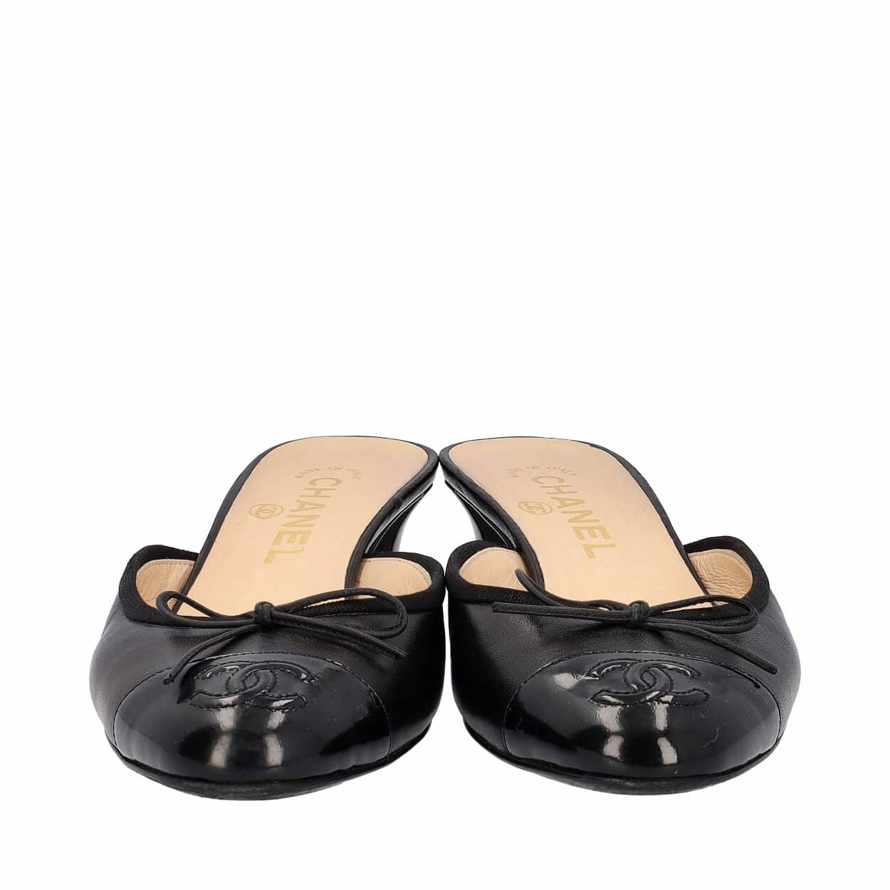 CHANEL Leather CC Cap Toe Mules Black | Luxity