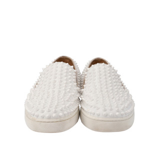 https://dbiyorq10n2b9.cloudfront.net/product-images/SHOCL0204/CHRISTIAN-LOUBOUTIN-Leather-Roller-Boat-Spiked-Slip-On-Sneakers-White_1.jpg.webp