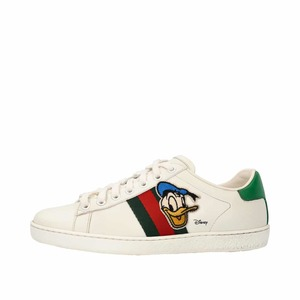 https://dbiyorq10n2b9.cloudfront.net/product-images/SHOGUC0716/GUCCI-X-DISNEY-Leather-Donald-Duck-Sneakers-White_3.jpg.webp