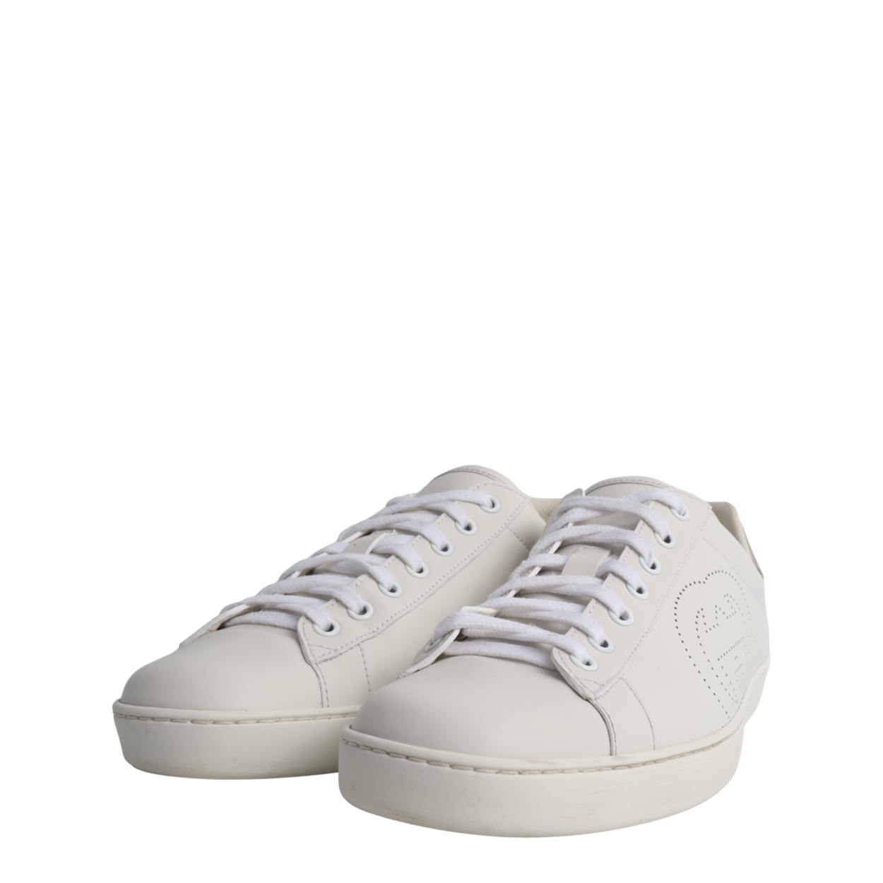 Mrgckitページ GUCCI Leather Perforated GG Ace Sneakers White/Grey | Luxity