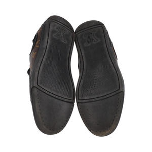 https://dbiyorq10n2b9.cloudfront.net/product-images/SHOLV0184/LOUIS-VUITTON-Monogram-Leather-Slalom-Sneakers-Black_3.jpg.webp