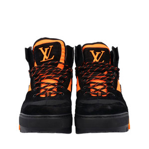 https://dbiyorq10n2b9.cloudfront.net/product-images/SHOLV0305/LOUIS-VUITTON-Suede-Hiking-Boots-Black-Orange_1..jpg.webp