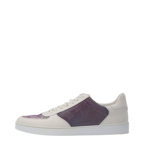 https://dbiyorq10n2b9.cloudfront.net/product-images/SHOLV0308/LOUIS-VUITTON-Leather-Iridescent-Rivoli-Sneakers-White_4.jpg.webp
