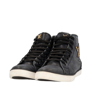 https://dbiyorq10n2b9.cloudfront.net/product-images/SHOLV0427/LOUIS-VUITTON-Iridescent-Leather-Punchy-Love-High-Top-Sneakers-Black_2.jpg.webp
