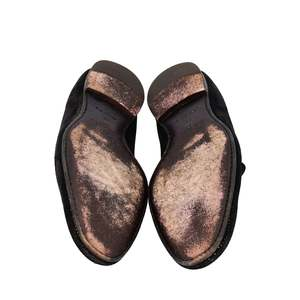 https://dbiyorq10n2b9.cloudfront.net/product-images/SHOLV0568/LOUIS-VUITTON-Suede-Perforated-Tassel-Loafers-Black_5.jpg.webp