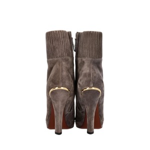 https://dbiyorq10n2b9.cloudfront.net/product-images/SHOLV0991/LOUIS-VUITTON-Suede-Sock-Boots-Grey_3.jpg.webp