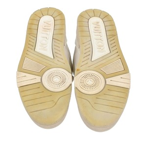 https://dbiyorq10n2b9.cloudfront.net/product-images/SHOLV1034/LOUIS-VUITTON-Leather-LV-54-Trainer-Sneakers-White_5.jpg.webp