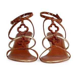 https://dbiyorq10n2b9.cloudfront.net/product-images/SHOLV105/LOUIS-VUITTON-Brown-Leather-Wooden-Slides-Sandal-Front.jpg.webp
