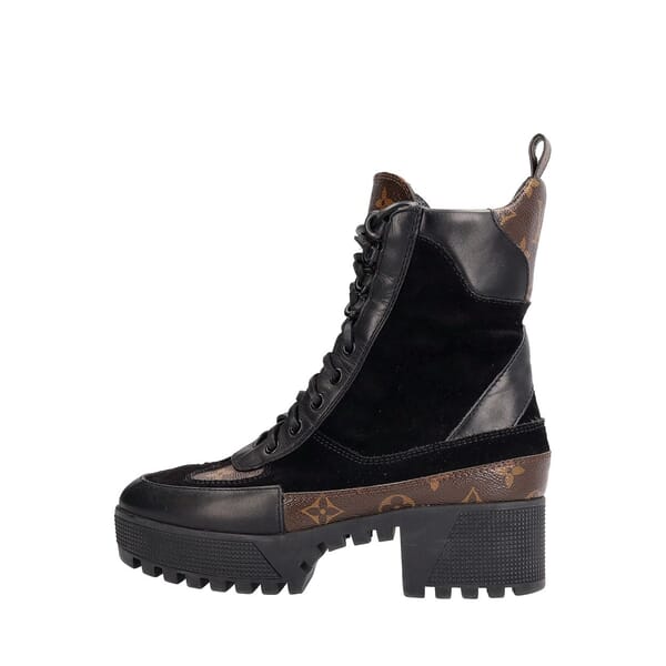 Mixed Material Laureate Platform Desert Boots Black