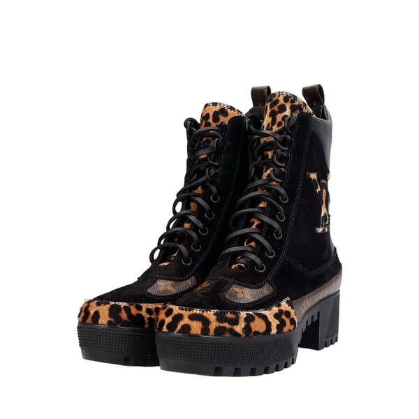 LOUIS VUITTON Mixed Materials Platform Laureate Boots Black | Luxity