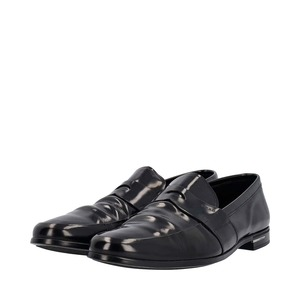 https://dbiyorq10n2b9.cloudfront.net/product-images/SHOPRA0262/PRADA-Leather-Loafers-Black_2.jpg.webp