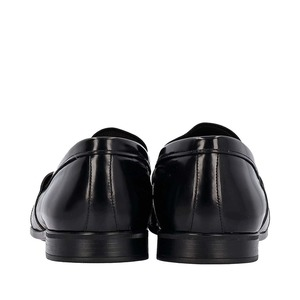 https://dbiyorq10n2b9.cloudfront.net/product-images/SHOPRA0262/PRADA-Leather-Loafers-Black_4.jpg.webp
