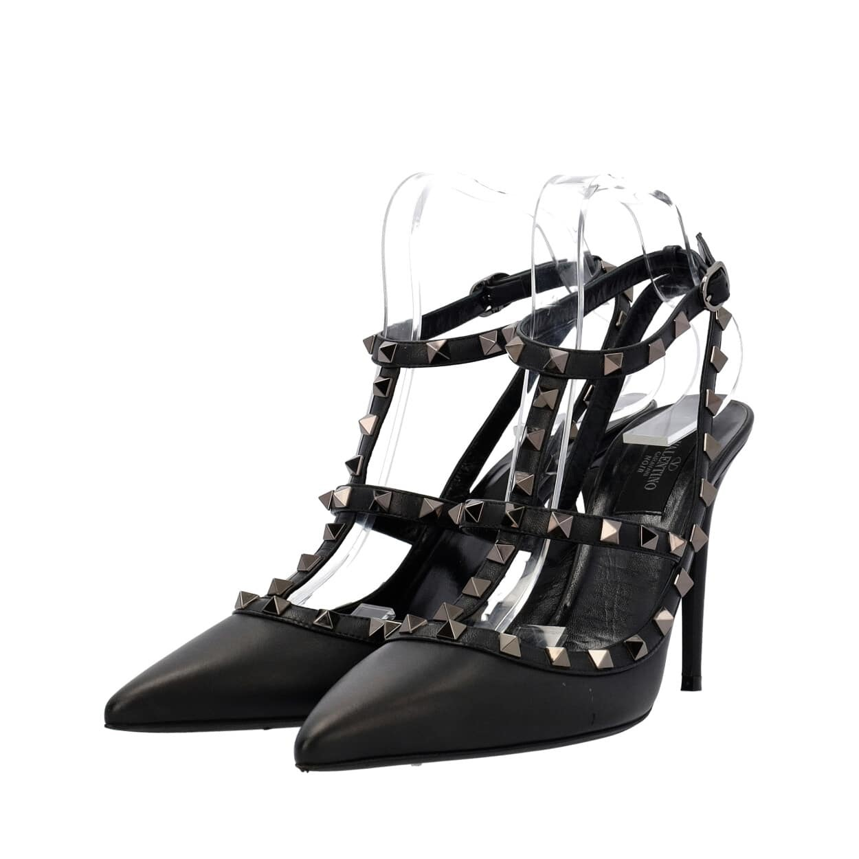 https://dbiyorq10n2b9.cloudfront.net/product-images/SHOVAL0062/VALENTINO-Leather-Rockstud-Pumps-Black_2.jpg.webp