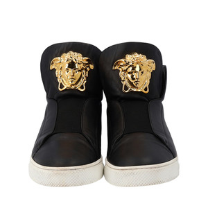 https://dbiyorq10n2b9.cloudfront.net/product-images/SHOVER0019/VERSACE-Leather-Palazzo-High-Top-Sneakers-Black_3.jpg.webp