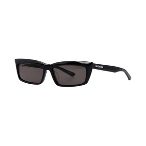 https://dbiyorq10n2b9.cloudfront.net/product-images/SUNBAL0077/Balenciaga-BB0047S-Black-Grey_2.jpg.webp